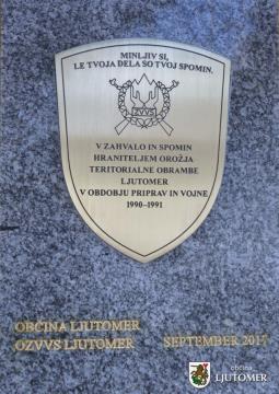 Spominsko obeležje9